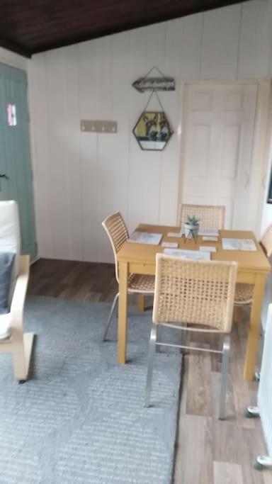No 27 A Dog Friendly Rural Coastal Chalet Villa Seaton Kültér fotó